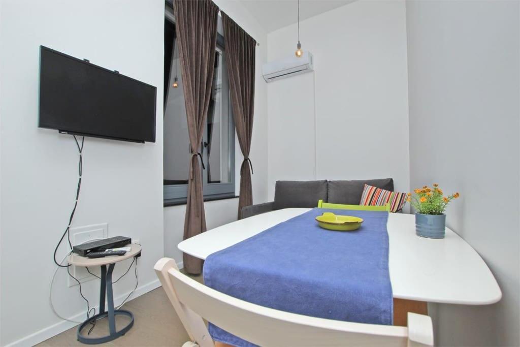 Apartment West In The Heart Of *