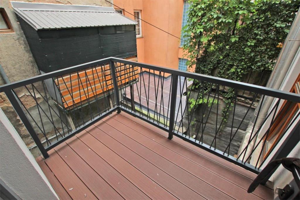 West In The Heart Of Apartment